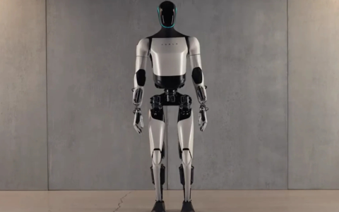 Así luce Optimus, el robot humanoide de Tesla