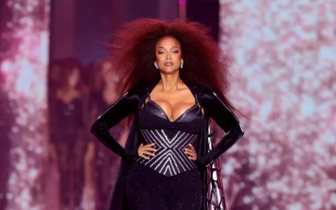 Banks demuestra que el tiempo no pasa para ella.