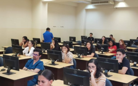 El Consejo de Aseguramiento de la Calidad de la Educación Superior (Caces) tomó el último examen a postulantes de Medicina, Enfermería y Odontología, en junio.