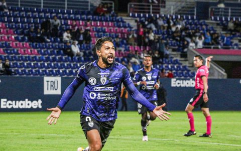 Jeison Medina marcó un doblete en la victoria de los rayados sobre Imbabura.