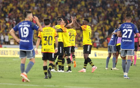 Barcelona derrotó 2-1 a Emelec en el estadio Monumental, en la fase 2 de LigaPro 2024