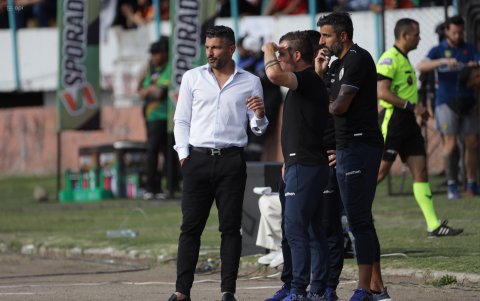 El técnico Javier Gandolfi salió contento por el juego de los rayados.