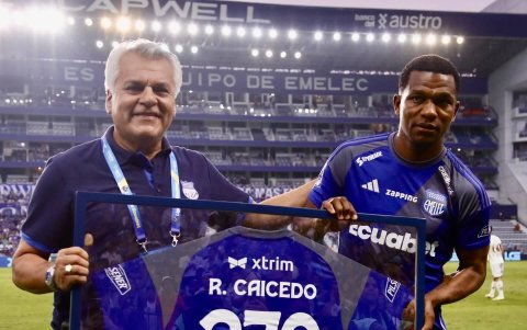 César Avilés (i), presidente de Emelec.