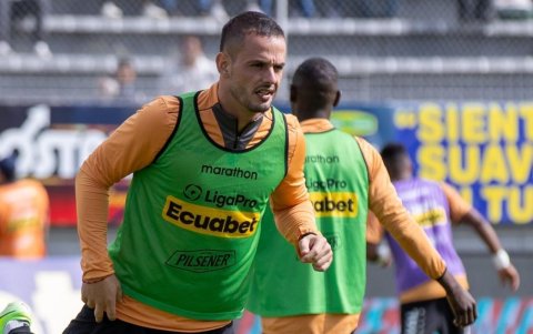 Octavio Rivero es el goleador de Barcelona que si estará ante Cumbayá.