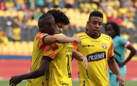 El festejo del gol de Barcelona, Edward Bello y Janner Corozo.