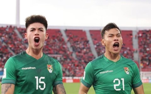 Gabriel Villamil (i) es titular en la selección de Bolivia.