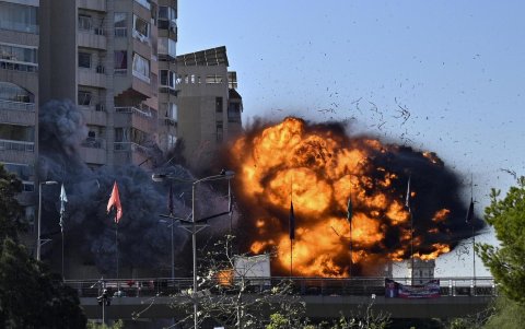 El Ejército israelí bombardeó este viernes el sur de Beirut, un bastión del grupo chií libanés Hizbulá conocido como el Dahye.