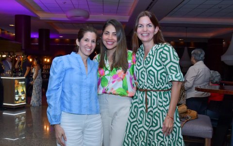 Doménica Iturralde, Cristina Andrade y Nuria Díaz.