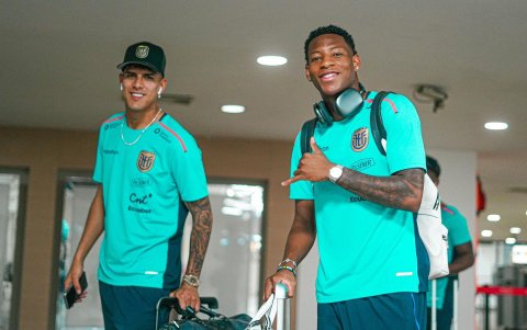 Piero Hincapié y Gonzalo Plata (d) estarán con la selección de Ecuador en las eliminatorias sudamericanas