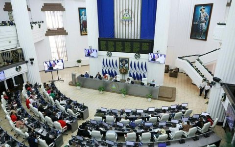 Los legisladores asisten a un debate sobre una reforma constitucional propuesta por el presidente Daniel Ortega en Managua el 22 de noviembre de 2024.