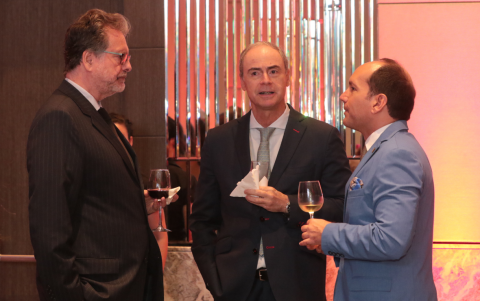 José Ignacio Mariátegui, Miguel Ugene y Eliseo Mosconi.