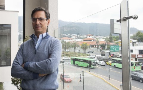 Sebastián Montúfar, quien promueve el estudio vial, señala que con la implementación de los cambios se reduciría la congestión en la zona.