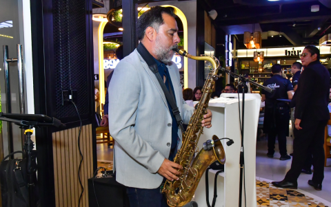 El evento de inauguración contó con la presentación de Roberto Bolaños.