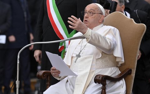 El papa rinde homenaje a la Virgen Inmaculada