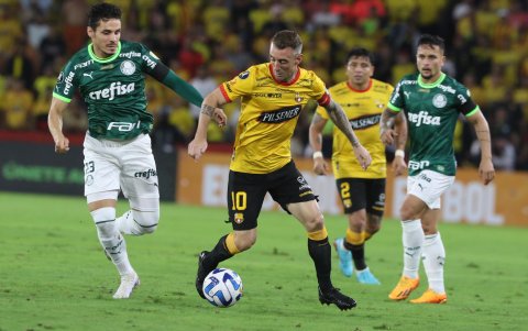 Damián Díaz salió de Barcelona mientras Ariel Holan dirigía a Barcelona.