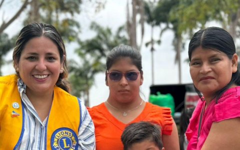 Entregan alimentos a las comunidades.