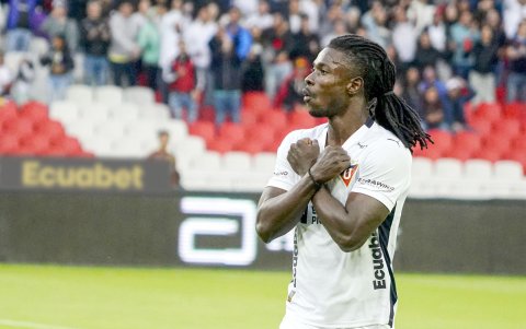 Ricardo Adé es el líder de la zaga de los albos. Va por su tercer título consecutivo.