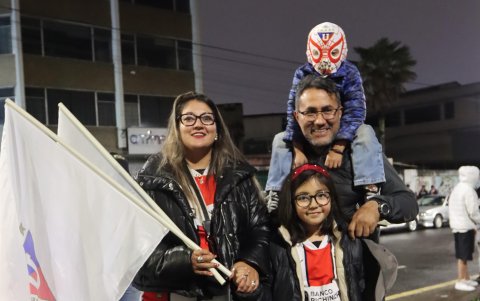 Andrea Maruri llegó con su familia a la pileta de la Universidad Central.