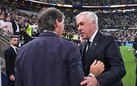 Carlo Ancelotti y Guillermo Almada en la final de la Copa Intercontinental.
