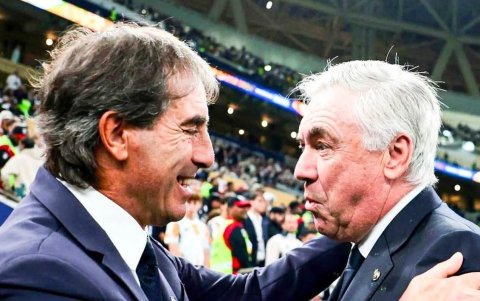 Carlo Ancelotti y Guillermo Almada en la final de la Copa Intercontinental.