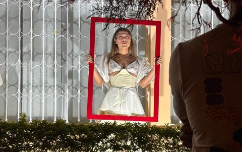 Wanderly Rodríguez en la escena inicial de la obra.