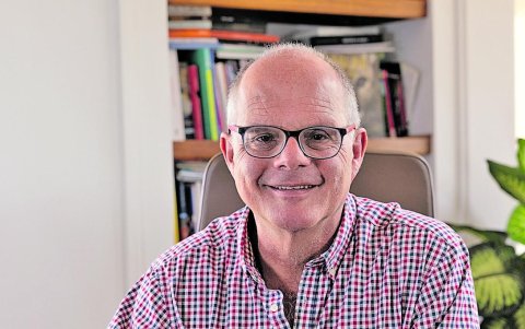 Diego Quiroga trabaja por formar jóvenes con visión global.