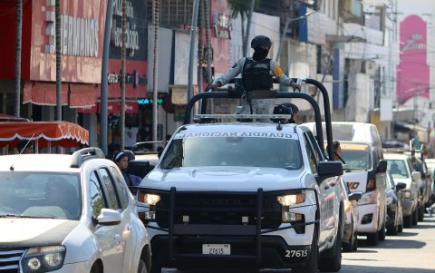 Una patrulla de la Guardia Nacional (GN) recorre este jueves, en el municipio de Tapachula, en Chiapas (México).