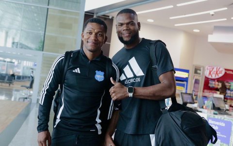 Justin Mina (d) es considerado el tercer arquero de Emelec