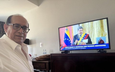 Eduardo Franco Loor publicó una foto en X para mostrar que estaba en Venezuela, pero no en la posesión del nuevo mandato de Nicolás Maduro.