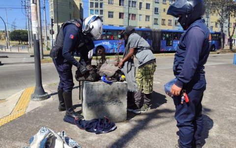 Agentes de la AMC realizan operativos a diario. Han retirado del espacio público a más de 1.000 personas.