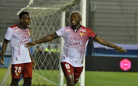 Gabriel Cortez marcó el gol del empate de Barcelona ante el Manta.