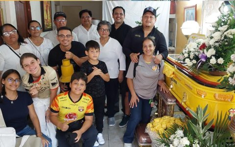 Así despidieron los familiares a Eduardo Campuzano, el hincha de Barcelona SC.