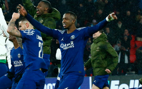 Willian Pacho es titular en París Saint-Germain para los partidos de Champions League