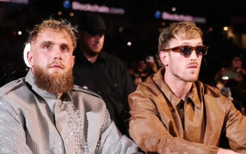 Los hermanos Jake y Logan Paul asisten permanentemente a eventos de UFC