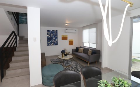 Precios.    Las casas de vía a Salitre compiten con las de La Aurora.