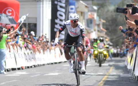 El ciclista nacido en Sucumbíos, de 27 años, batalló hasta el final para ganar el título nacional de ruta, ante el acoso de Alxexander Cepeda y Mateo Ramírez.