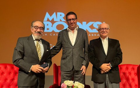 El autor ha presentado la obra en Quito, Guayaquil y Ambato.