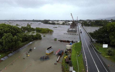 Una fotografía tomada el 2 de febrero de 2025, muestra una vista aérea de las áreas afectadas por las inundaciones alrededor de Townsville, Queensland, en Australia.