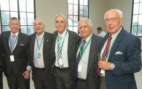 Carlos Villacís, Alfredo Altamirano, Héctor Menéndez, René Ramírez y Hernán Hidalgo.