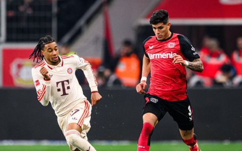 Piero Hincapié es titular fijo en la defensa de Bayer Leverkusen.