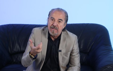 José Auad (62 años) es empresario de bienes raíces y tiene negocios de restaurantes.