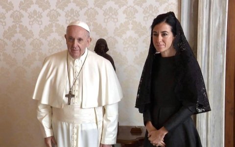 El papa Francisco y la exvicepresidenta María Alejandra Muñoz.