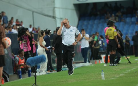 Jorge Célico evidenció el malestar luego de fallar el penal de Emelec contra Macará