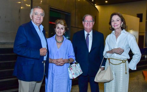 Julio Ortega, Sylvia Ortega, Jaime Ortega y Carmen Oneto.