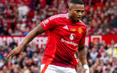 Antonio Valencia ha participado en partidos de exhibición con exjugadores de Manchester United