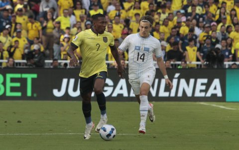 Pervis Estupiñán (c) es uno de los jugadores con mayor experiencia de la Tricolor.