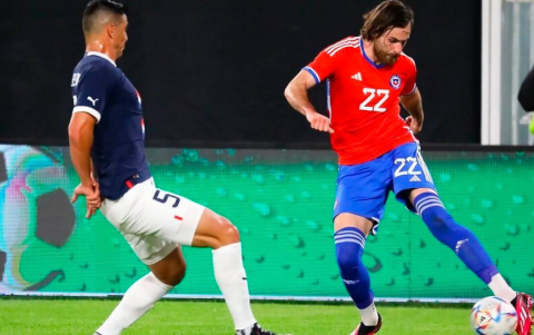 Ben Brereton (d), delantero chileno.