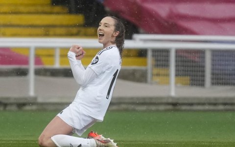 Caroline Weir, celebra el segundo gol conseguido ante el FC Barcelona con el que selló la victoria de las visitantes.
