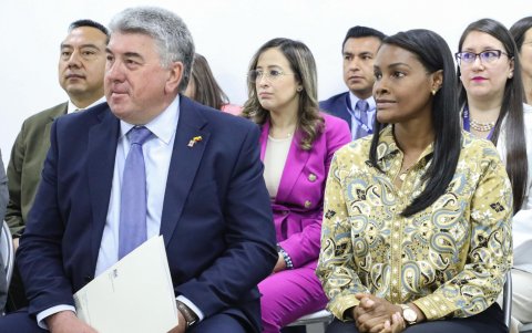Diana Salazar y Chris Campbell, embajador de Reino Unidos, en sus primeras apariciones públicas, tras su permiso de maternidad.