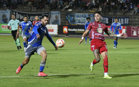 Encuentro entre Emelec y Mushuc Runa.
